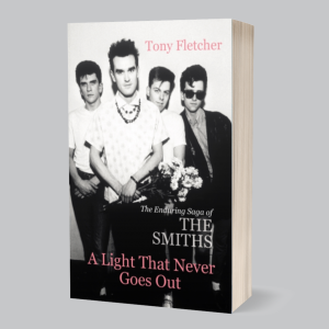 Image of Tony Fletcher - A Light That Never Goes Out : The Enduring Saga Of The Smiths